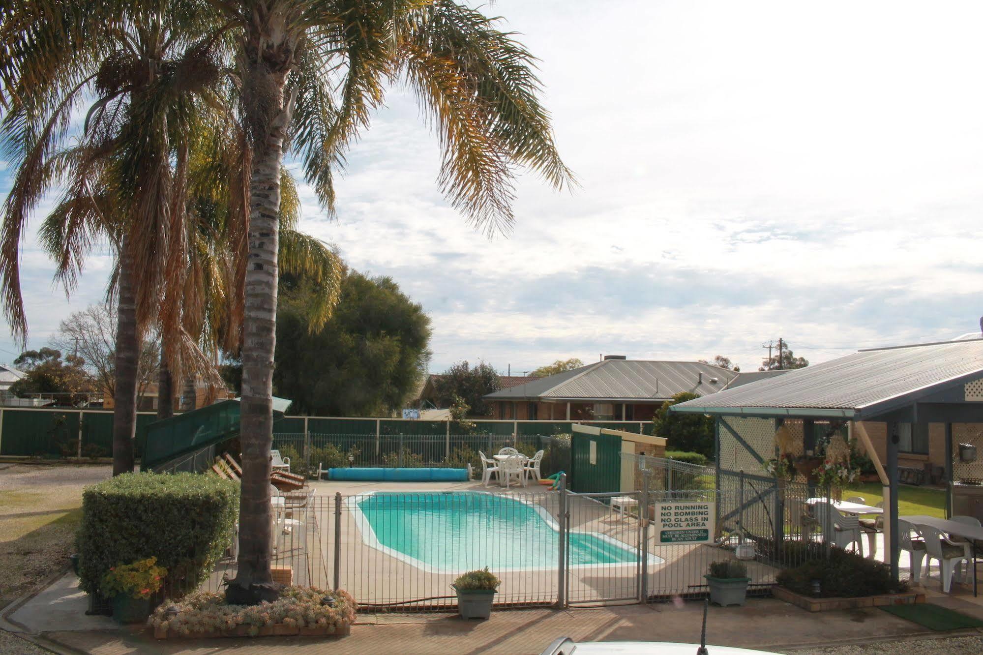 Lone Pine Motel Corowa Exterior photo